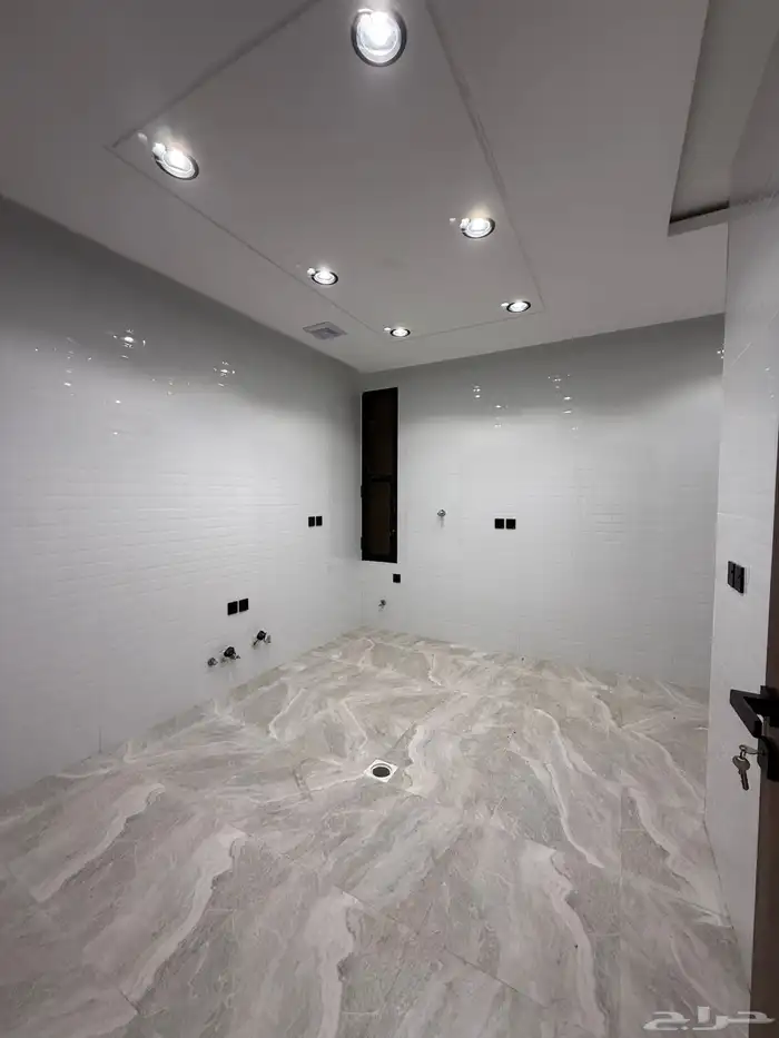 للبيع شقه ارضيه تشطيب فندقي ف ابها البديع ب 500 الف 10