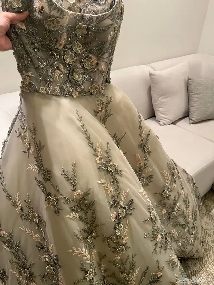 فستان ملكة استقبال للبيع 4