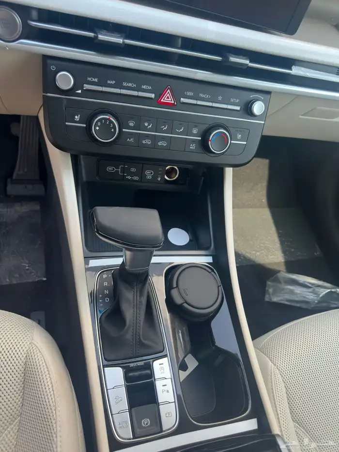 هونداي توسان اسمارت 1.6 سي سي 2025 ابيض رصاصي الناغي 18