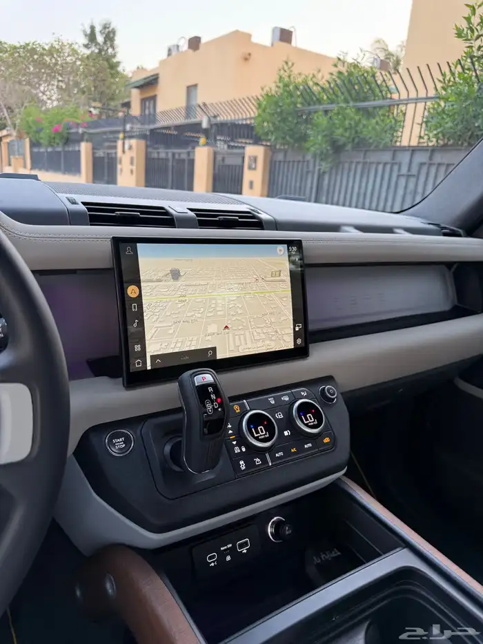 للبيع ديفندر 2023 6 سلندر HSE 110 11