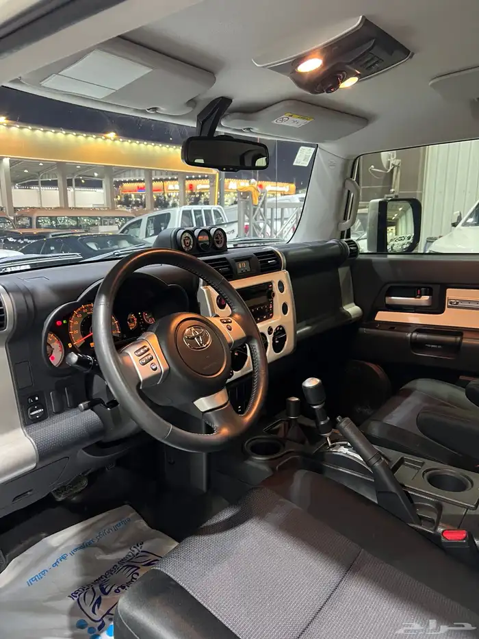 للبيع تويوتا اف جي موديل 2022 14