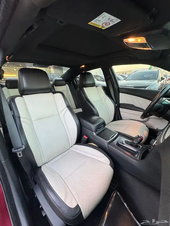 للبيع دوج تشارجر 2018 SXT بلس فل كامل - ممشي قليل جدا 17