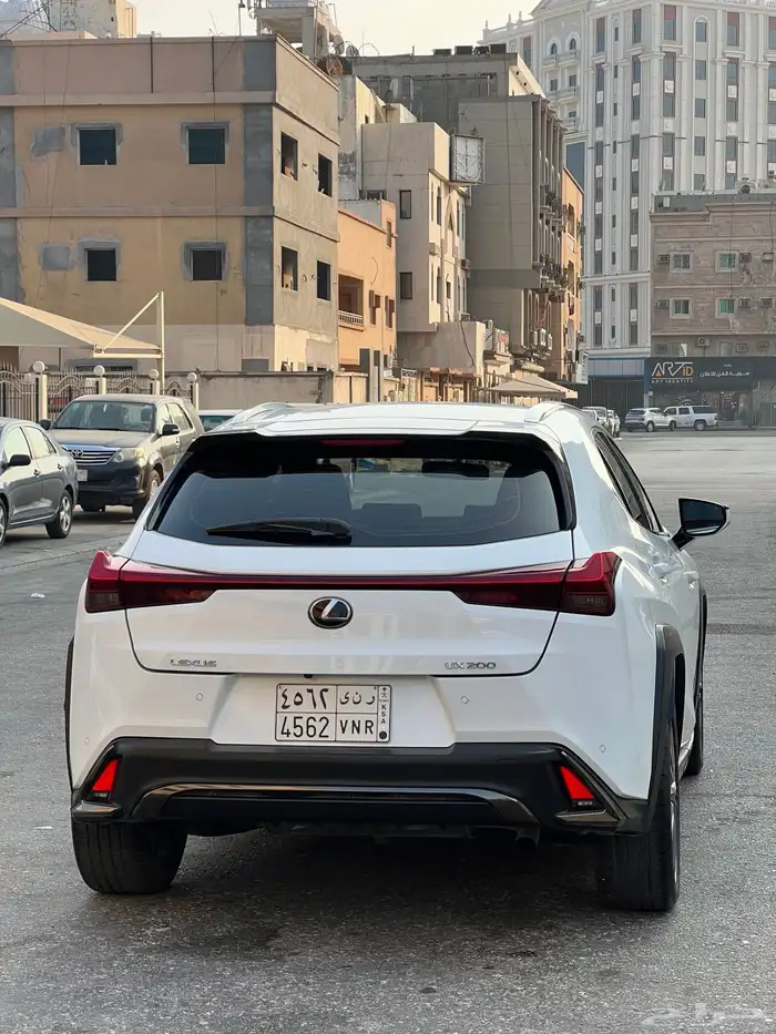 لكزسUX موديل 2019 فل كامل بنزين 10