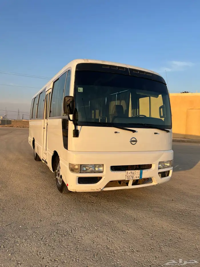 باص 30 راكب نيسان 2008 مخزن 25
