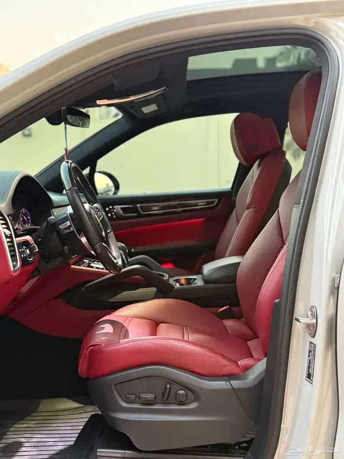 بورش كايين GTS موديل 2022 على الضمان 20