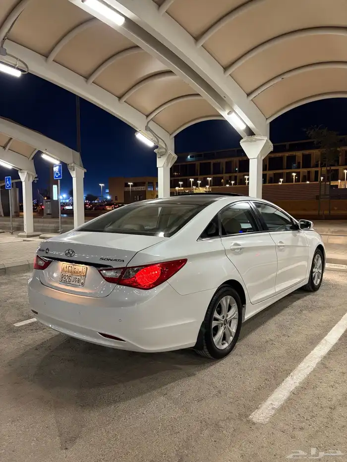 للبيع سوناتا 2012 نظيفه جدا 17