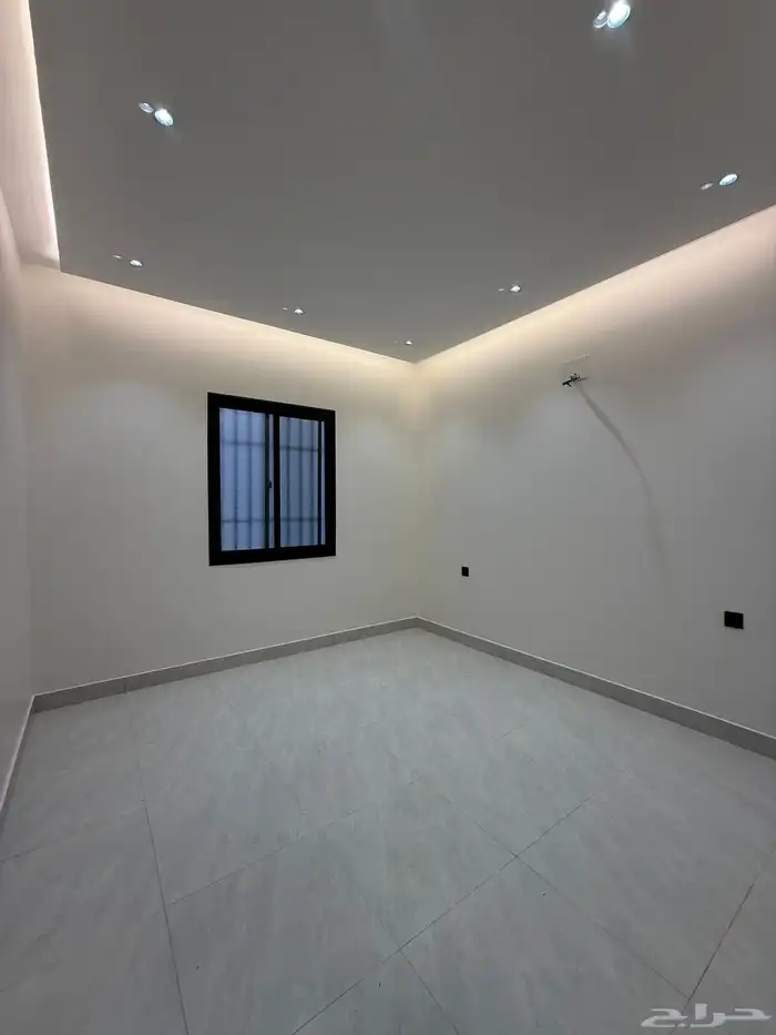 للبيع ارواف علويه وشقق ارضيه ببايكة سيارة ف احد رفيده 14