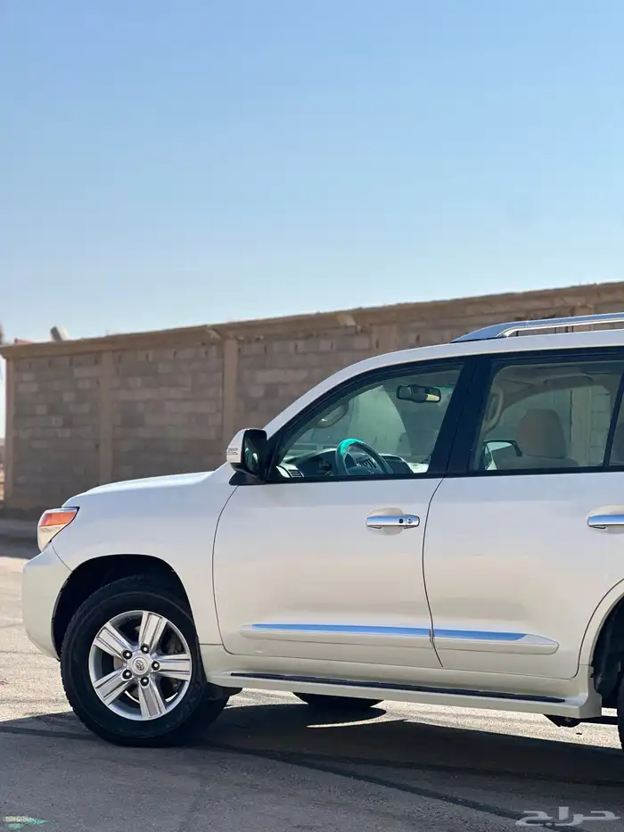 لاندكروزر 2013 شرط البدي والمحركات 11