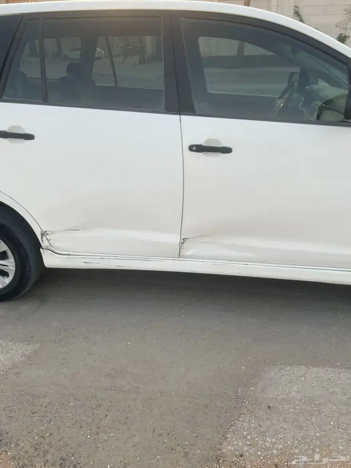 انوفا 2015 للبيع قير اوتوماتيك 2