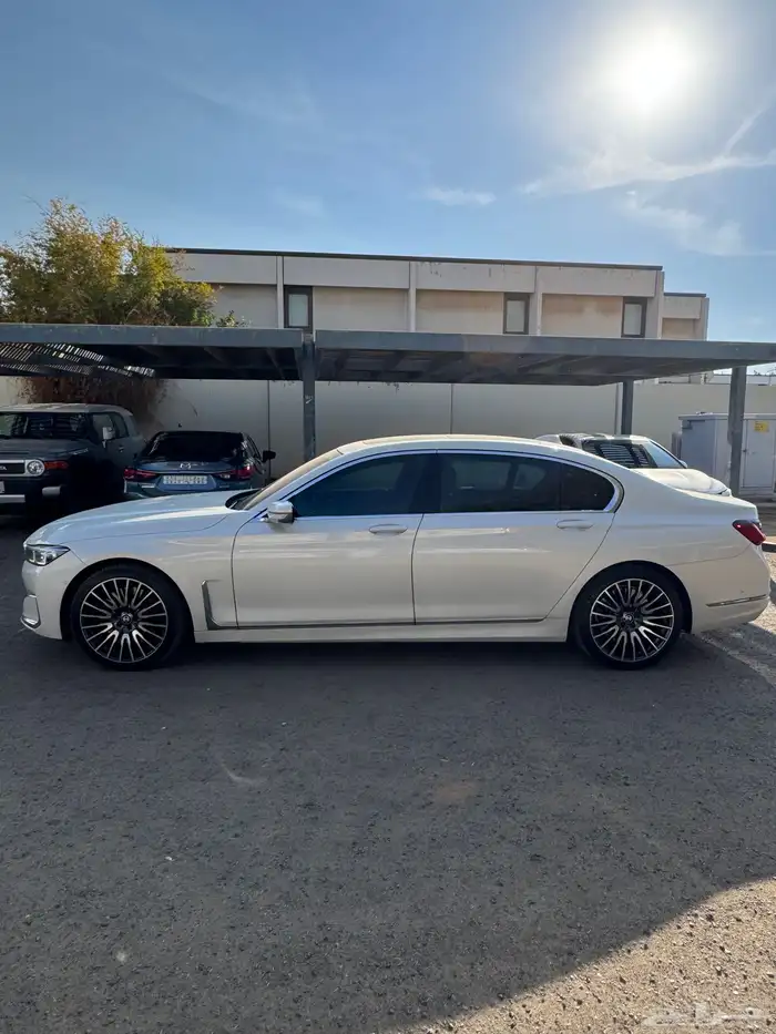 بي ام دبليو 2020 فئة 750 Li 3