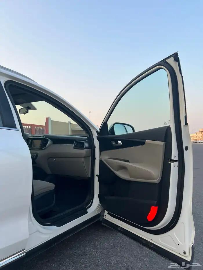 للبيع كيا سورنتو موديل 2016 8