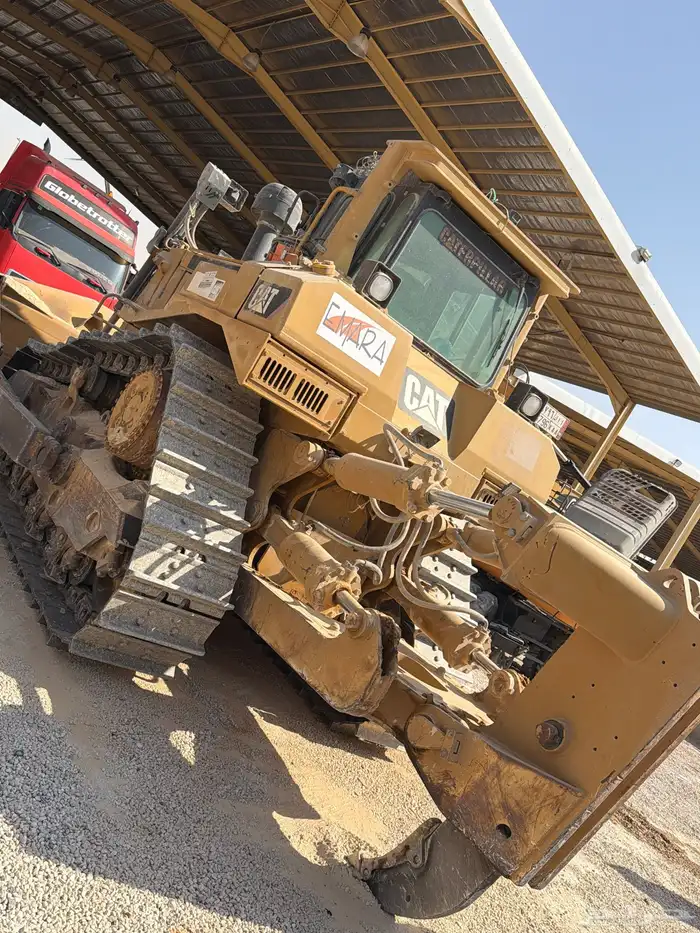 بلدوزر D8Rللبيع 2