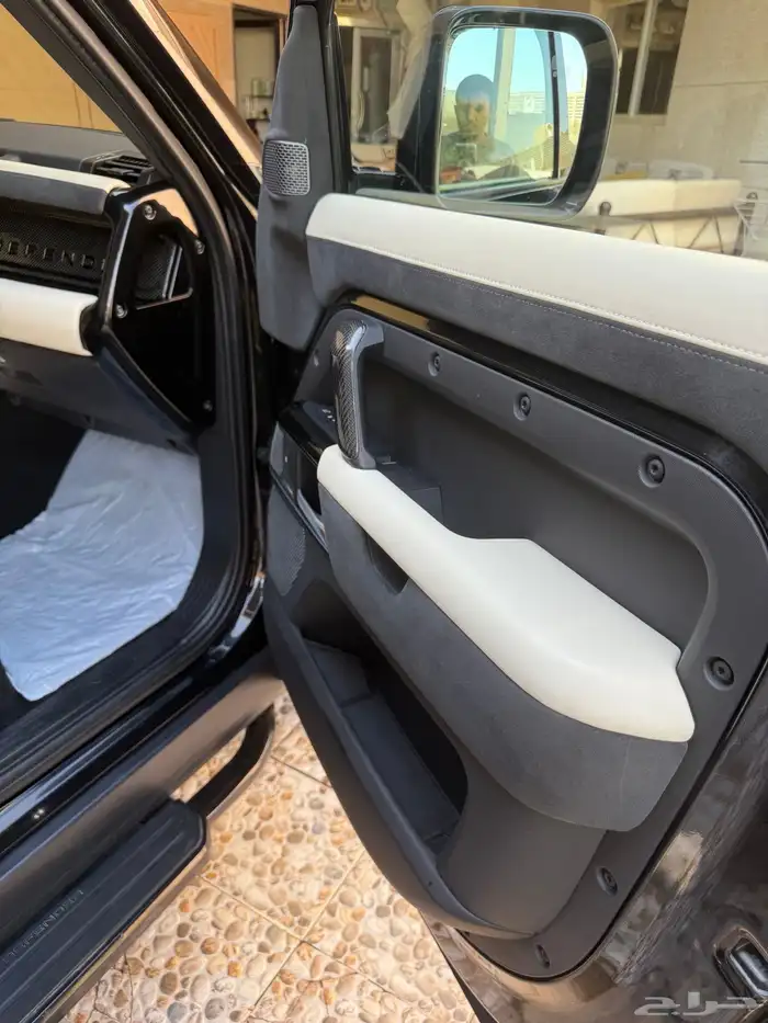 ديفندر 2020 اسود داخلي ابيض اوف وايت حد200 الف 7