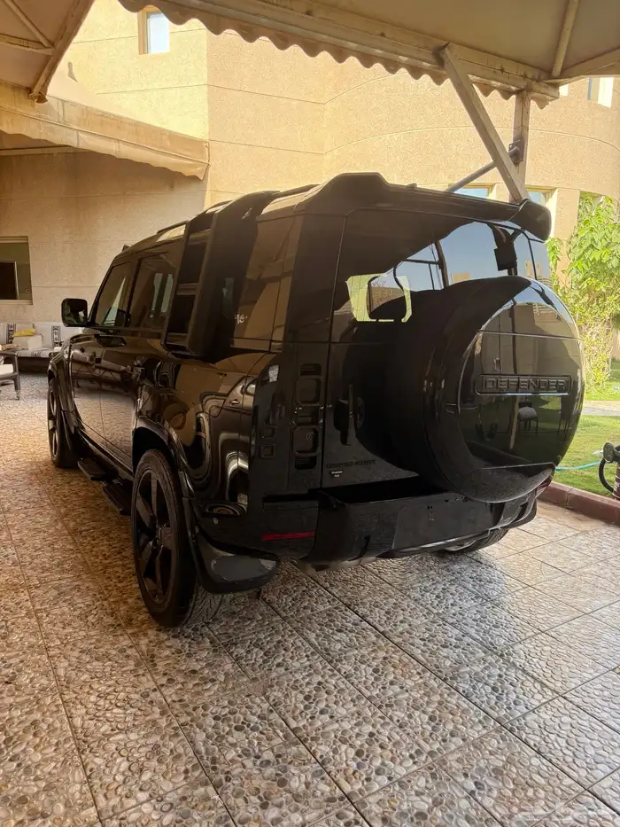 ديفندر 2020 اسود داخلي ابيض اوف وايت حد200 الف 4