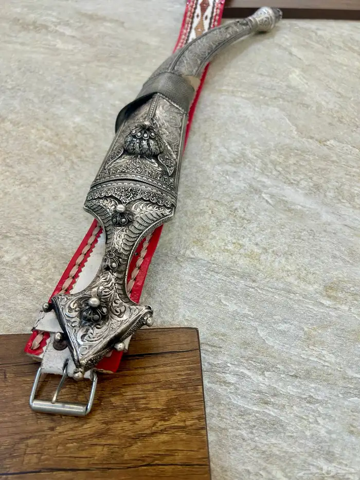 جنبية مقفل 2