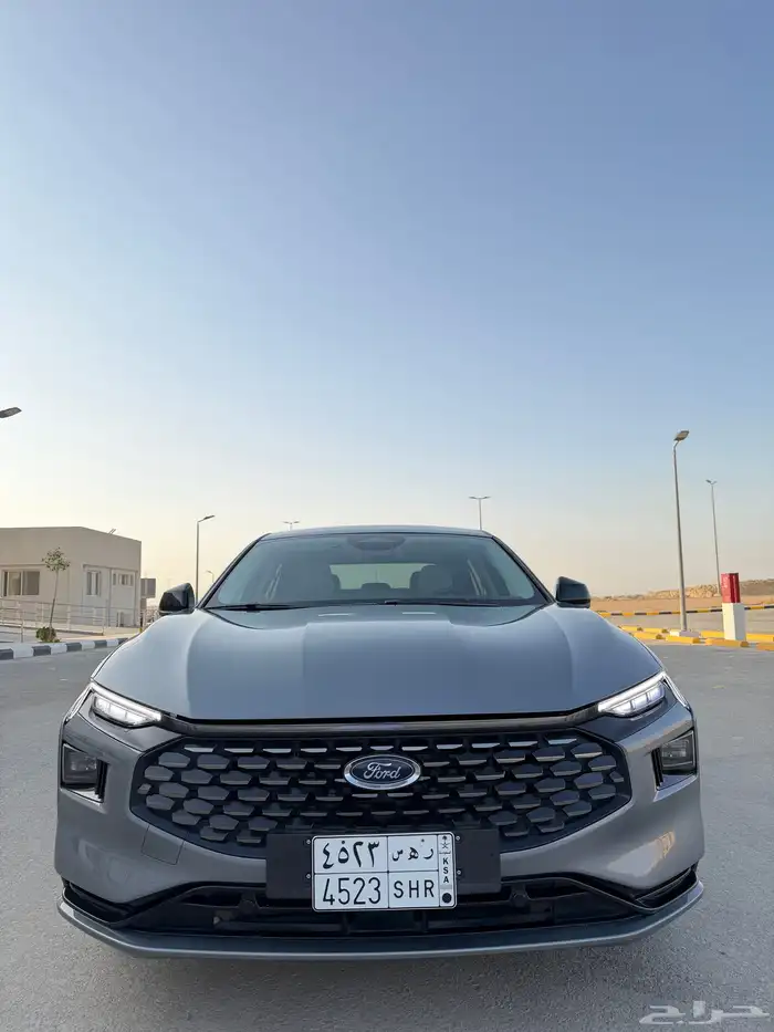 فورد تورس 2024 فل كامل تيتانيوم 4