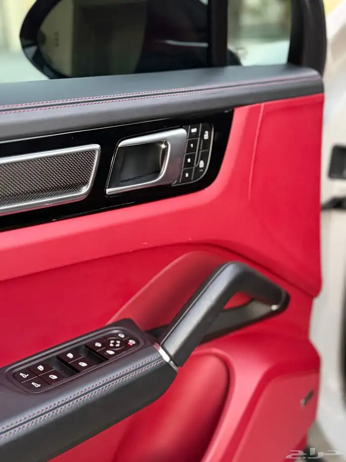 بورش كايين GTS موديل 2022 على الضمان 18