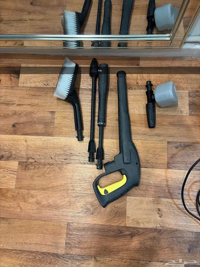 ماكينة تنظيف ضغط عالي للماء. KARCHER 2