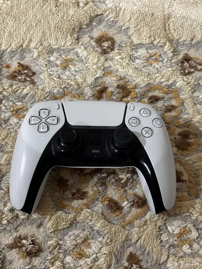 سوني 5نظيف 1تيار للبيع على سوم وارجو لا تبخسونه 2