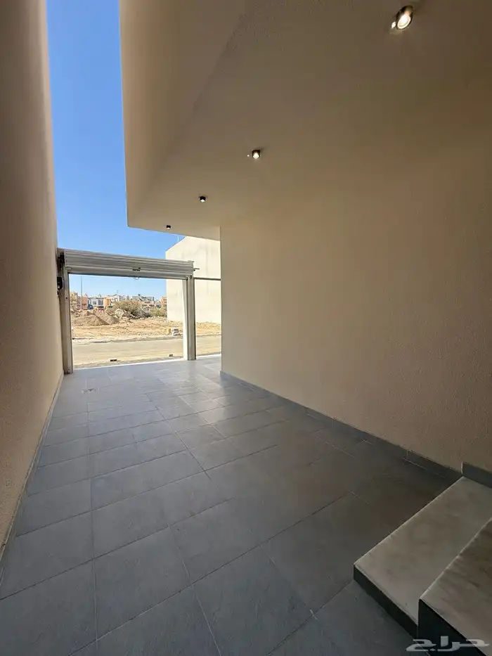 للبيع ارواف علويه وشقق ارضيه ببايكة سيارة ف احد رفيده 4