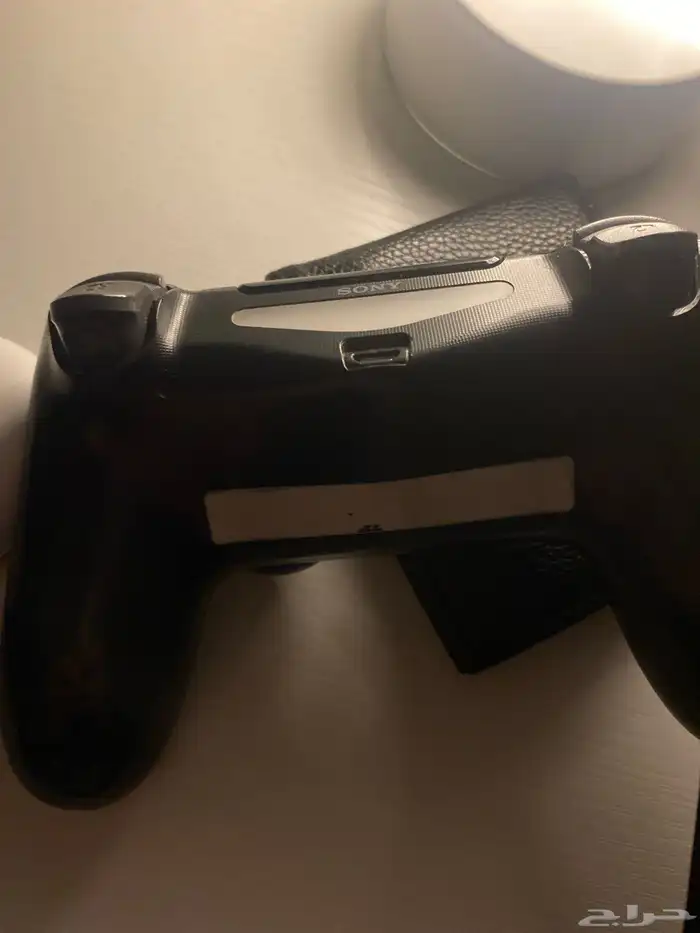 يد سوني 4 اصليه مافيها ولا خراب نضيفه 1