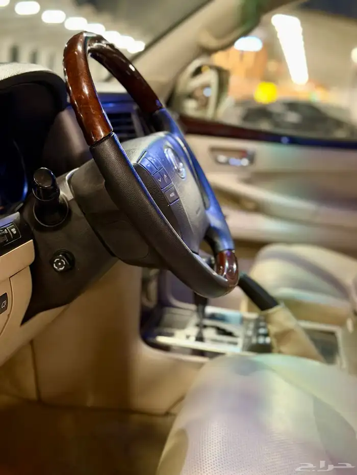 جيب لكزس LX570 فل كامل DD موديل 2010 نضيف 14