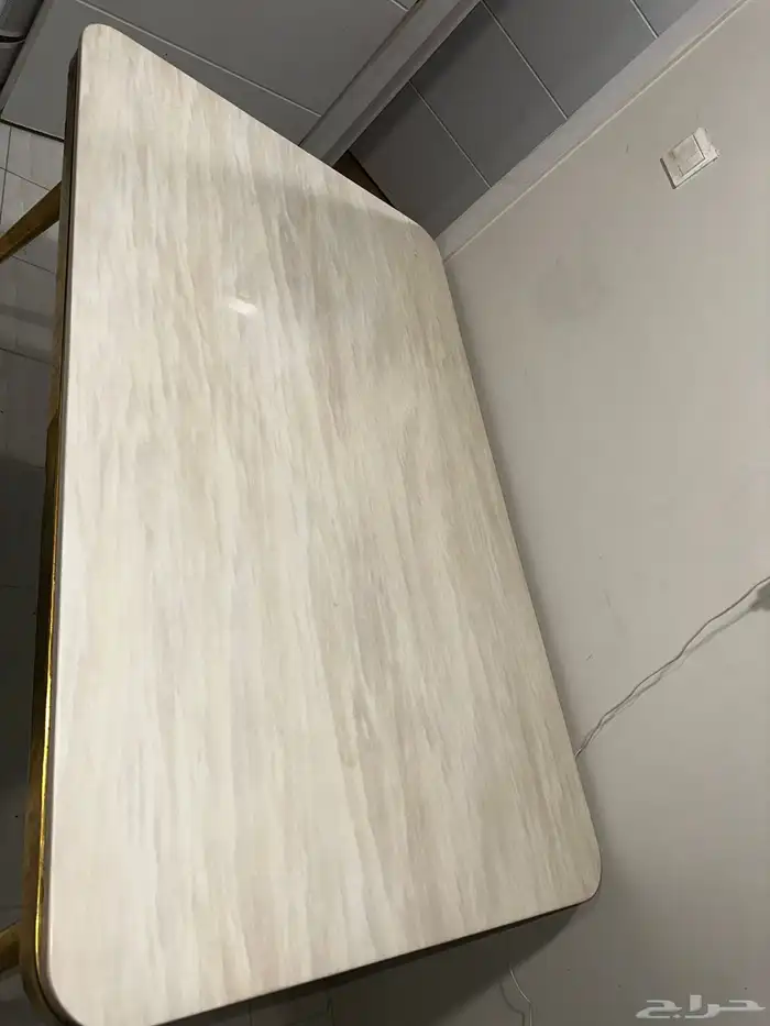 طاولة طعام 3