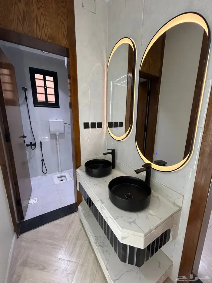 للبيع شقق فاخرة 6غرف وسطح خاص واصل جميع الخدمات دره الموسي 5