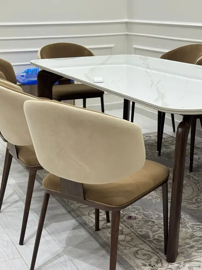 طاولة طعام 4