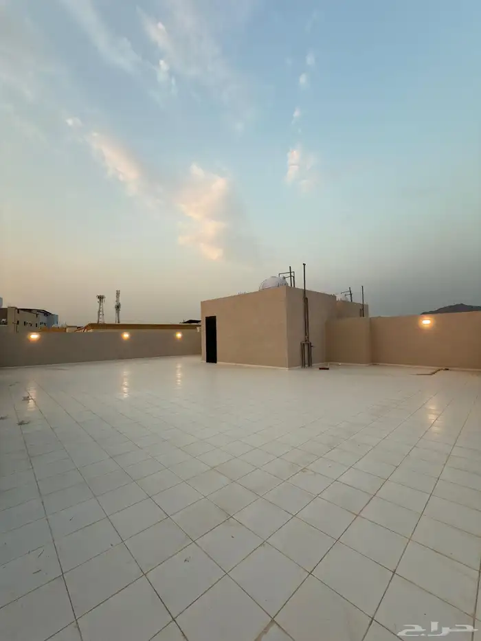 فيلا دور أرضي بمساحة 405 م 8