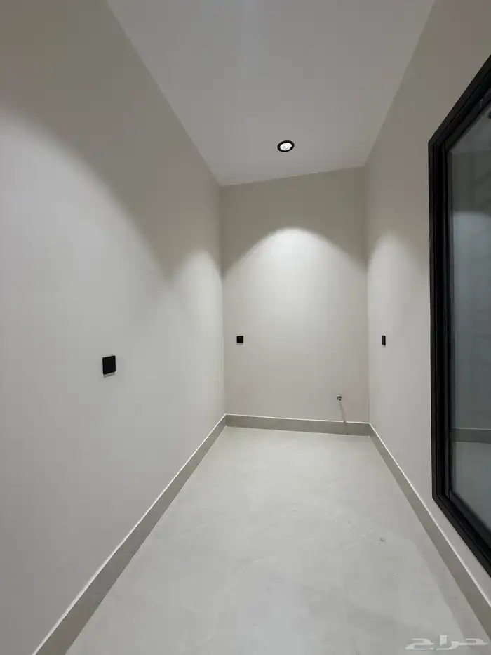 للبيع شقق علويه بملحق وشقق ارضيه بمداخل مستقله ف حي حسام 10