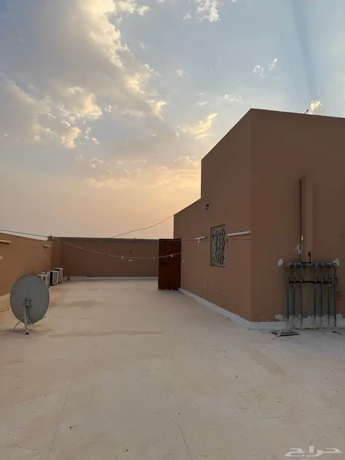 للإيجار دور علوي ودور أرضي مستقل بالرس 15