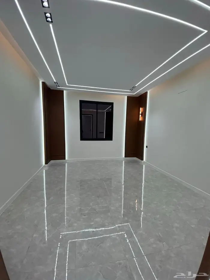 للبيع شقق فاخرة 6غرف وسطح خاص واصل جميع الخدمات دره الموسي 19