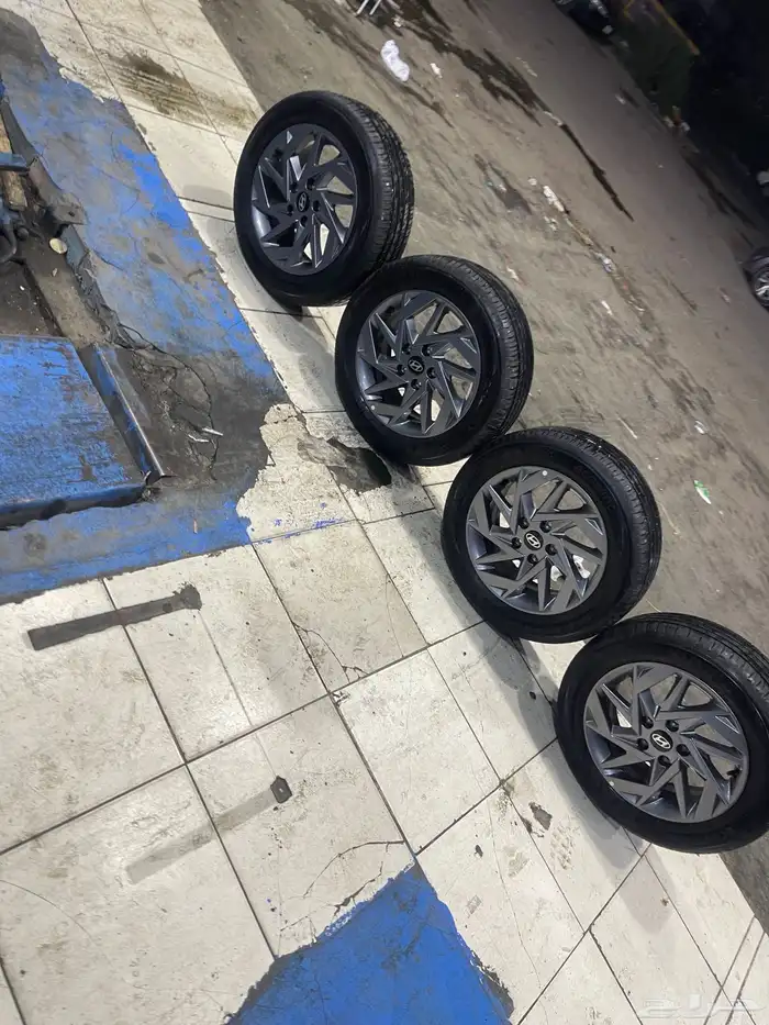 طقم جنوط مع كفراته النترا 2025 فكها اصفار 0