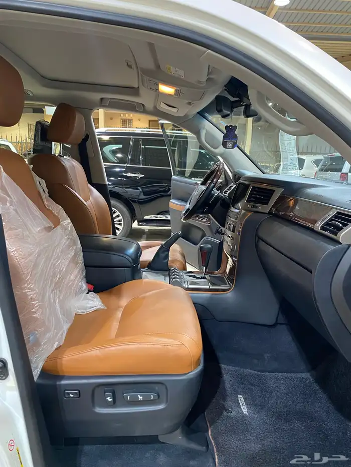 للبيع لكزس LX570 اسبورت 2014 فل كامل عبداللطيف عداد 89 الف 18