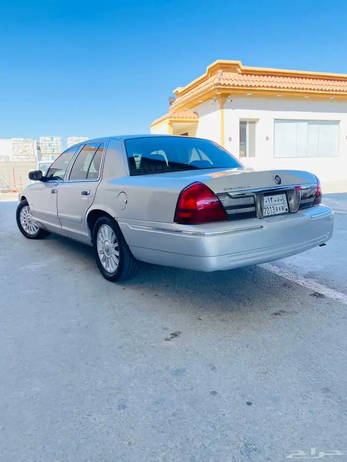 فورد جراند ماركيز 2011 5