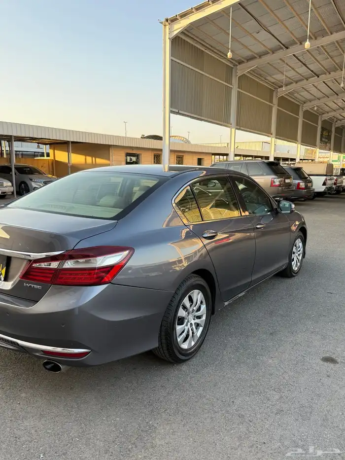 للبيع اكورد 2017 ستاندر 5