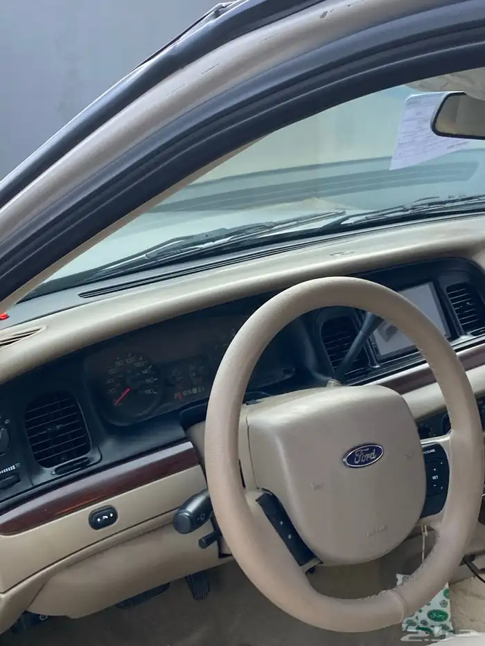 فورد كراون فكتوريا 2011 نظيف مشروط 9