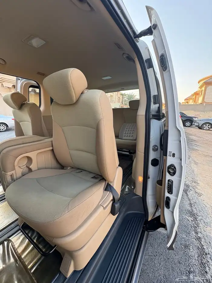 هيونداي   H1  2013 12