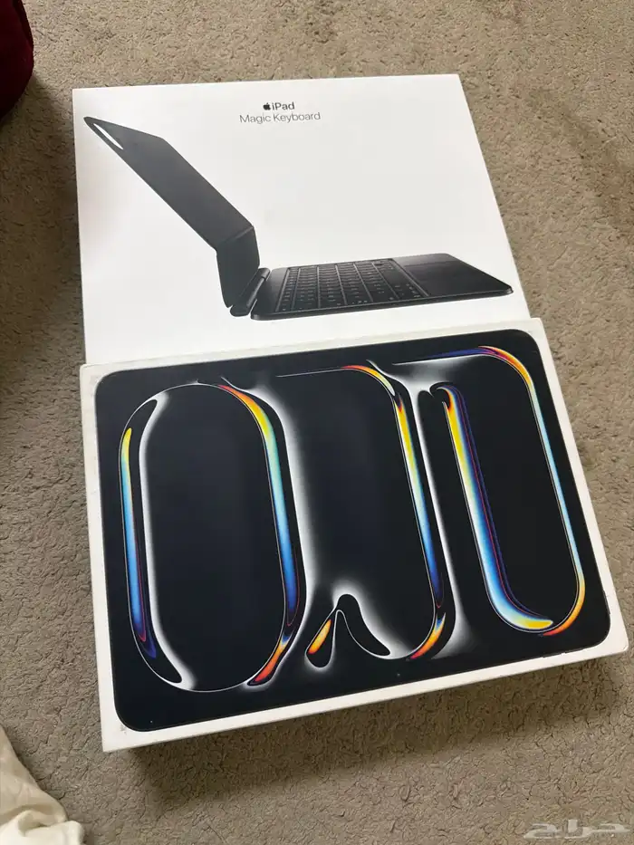 ايباد برو m4 11 انش مع ماجيك كيبورد 8