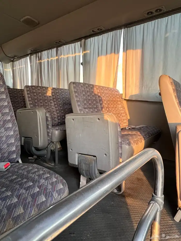 باص 30 راكب نيسان 2008 مخزن 33