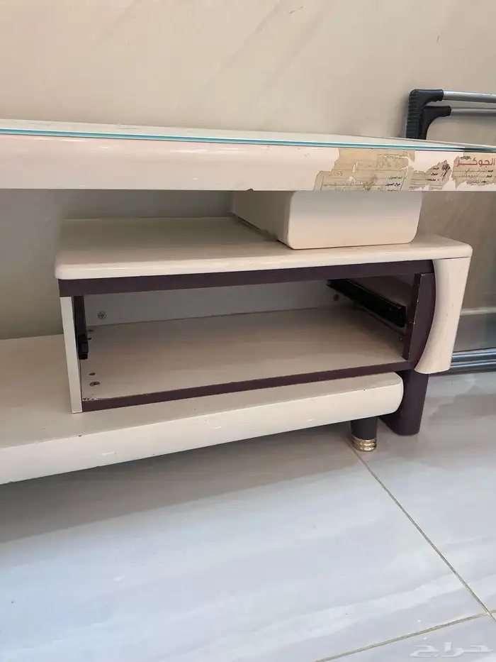 طاولة شاشه 1