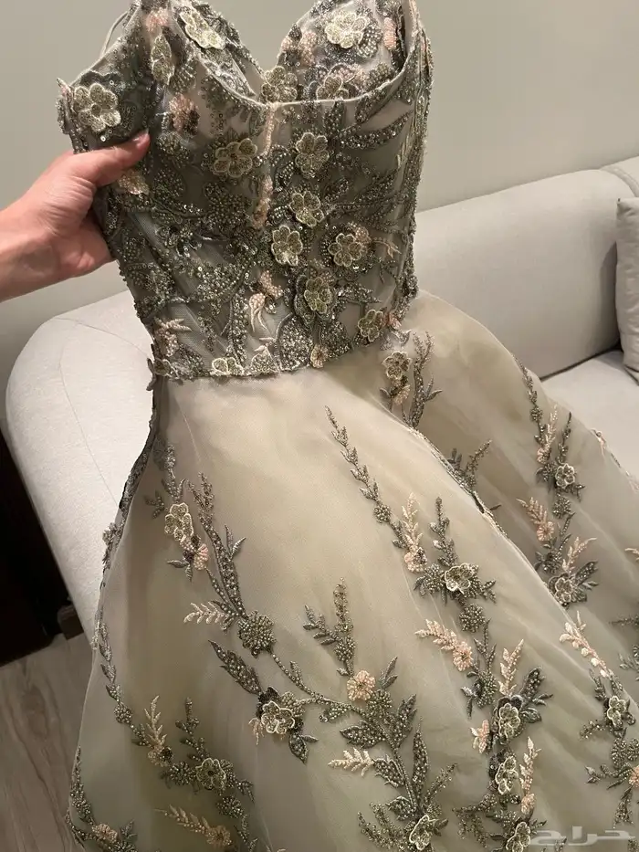 فستان ملكة استقبال للبيع 0