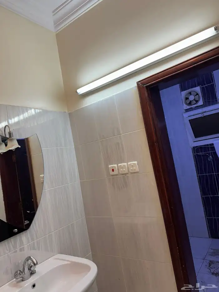 شقة ملحق غرفتين مع (سطح ) 6