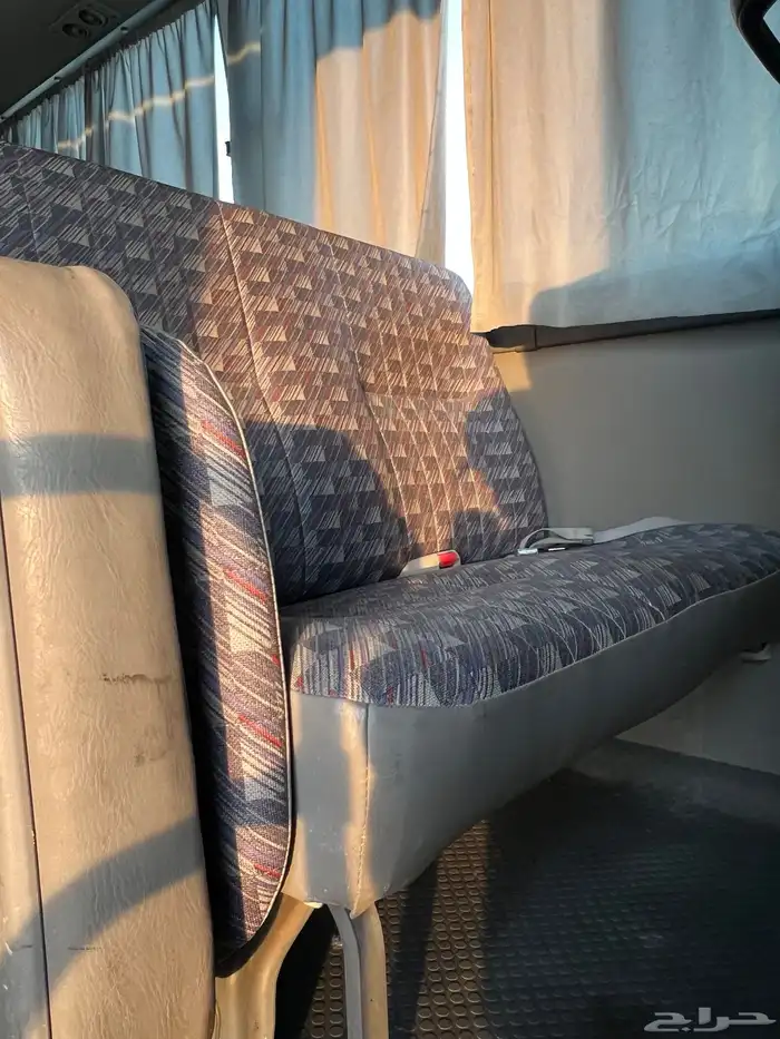 باص 30 راكب نيسان 2008 مخزن 13