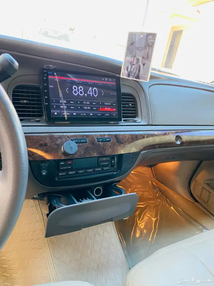 فورد جراند ماركيز 2011 17