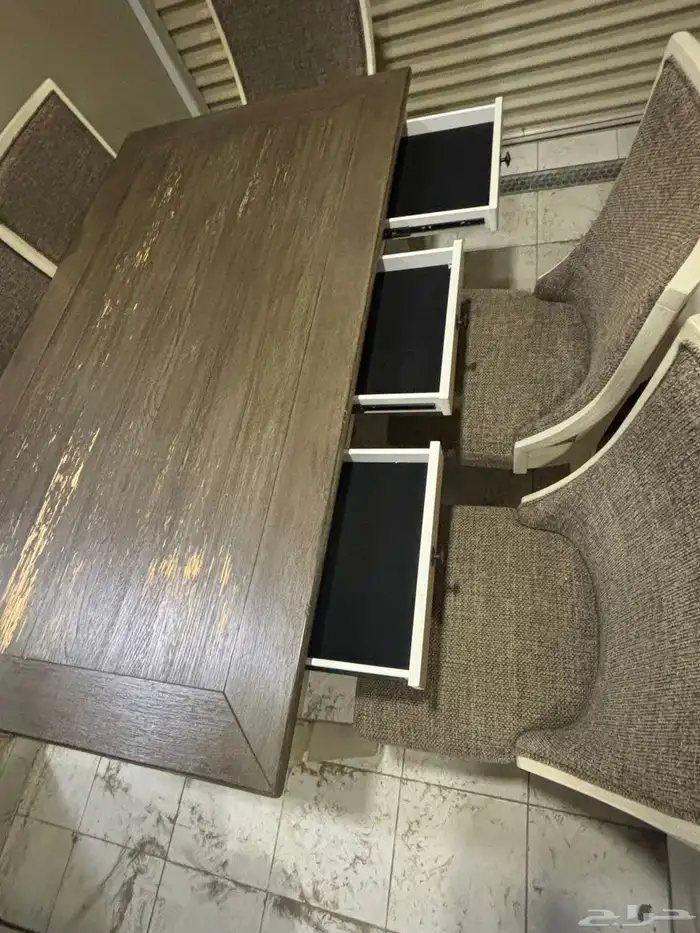 اثاث من آشلي 3