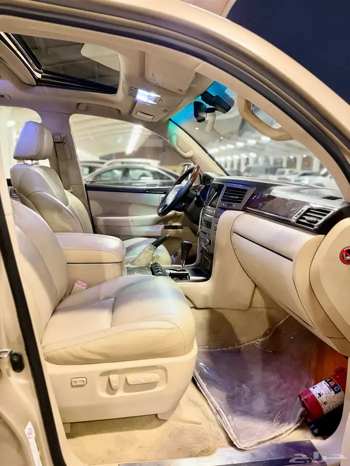 جيب لكزس LX570 فل كامل DD موديل 2010 نضيف 20