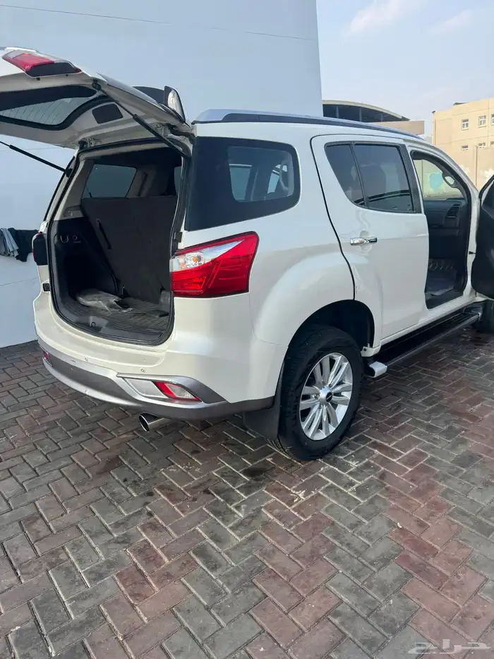 للبيع أو للبدل ايسوزو 3