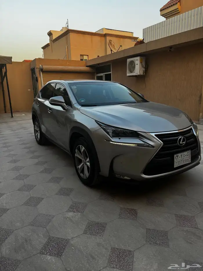 لكزس nx200t موديل 2017 3